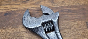 The 12 in adjustable spanner head.